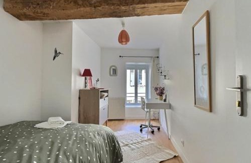 Amberieu-en-Bugey House | Maison chaleureuse de 5 chambres au cœur de la ville