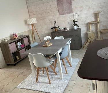 Ecommoy House | Maison chaleureuse proche du circuit des 24h et autoroute