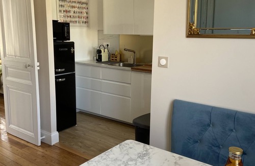 Deauville City Centre House | Maison Charme Rénovée Deauville Centre 2 bedrooms &1 courtyard & shops around
