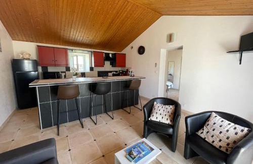 Bouin House | Maison climatisée, 2 gîtes, 2 chambres, 15 hectares, loisirs, animaux acceptés - FR-1-426-520