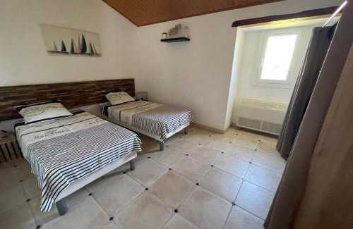 Bouin House | Maison climatisée, 2 gîtes, 2 chambres, 15 hectares, loisirs, animaux acceptés - FR-1-426-520