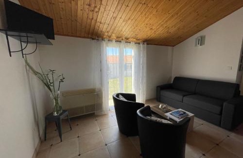 Bouin House | Maison climatisée, 2 gîtes, 2 chambres, 15 hectares, loisirs, animaux acceptés - FR-1-426-520