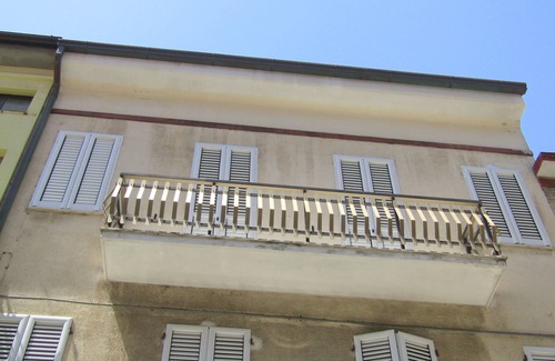 Civitanova Marche Apartment | Maison Cluana: Your Central Seaside Escape.