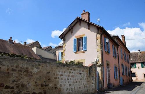 Souvigny House | Maison confortable Souvigny + Jardin