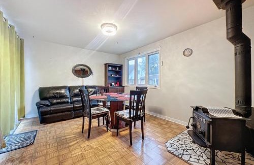 Laval Apartment | Maison cosy - 6p - Proche de Centropolis & Carrefour Laval