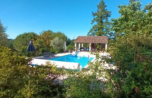 Saint-Amand-de-Vergt Bed & Breakfast | Maison Croix du Sud/Chambre Coquelicot
