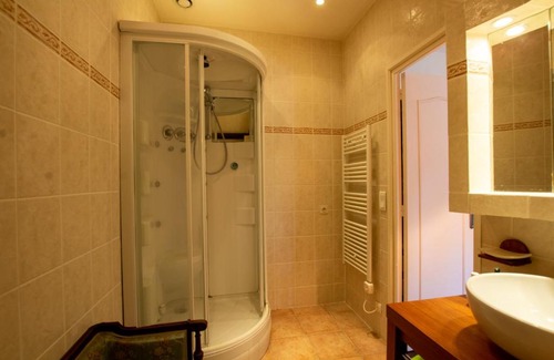 Saint-Amand-de-Vergt Bed & Breakfast | Maison Croix du Sud/Chambre Coquelicot