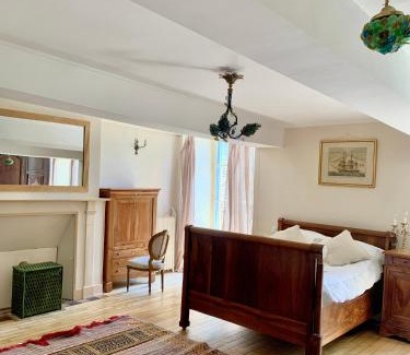 Maure-de-Bretagne Bed & Breakfast | Maison d'Hôtes Château de La Lambardais