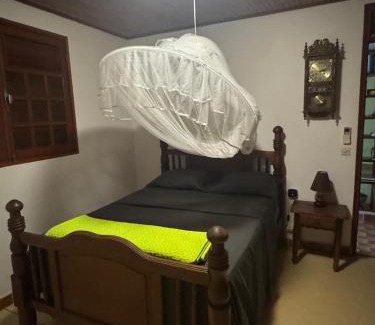 Pointe-Noire House | Maison dans la corniche or