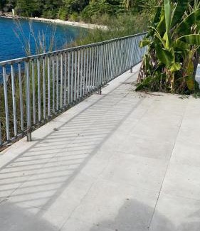 Pointe-Noire House | Maison dans la corniche or