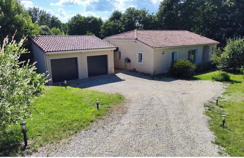 Anglars-Juillac House | Maison Dans les Vignes Avec 5 Chambres et Piscine