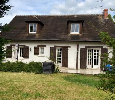 Dun-sur-Auron House | Maison dans un grand parc