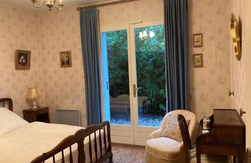 Dun-sur-Auron House | Maison dans un grand parc