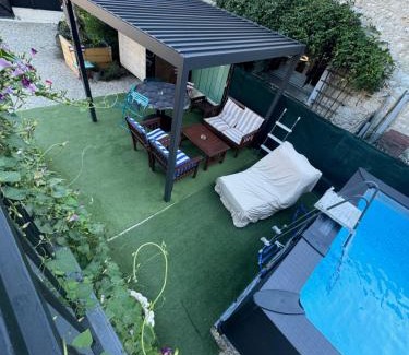 Chablis House | Maison de campagne entre vigne et bois