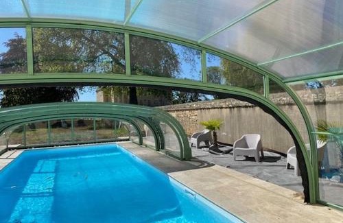 Ardentes House | Maison de charme avec piscine couverte, vélos, barque et coin pêche, proche Châteauroux et George Sand - FR-1-591-168