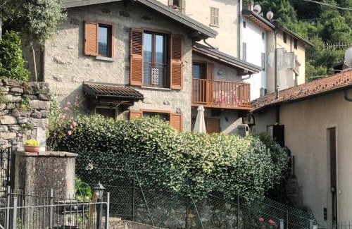Lezzeno House | Maison de Denise