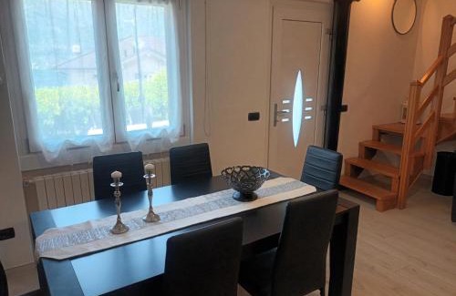 Lezzeno House | Maison de Denise