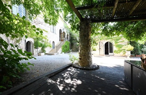Allegre Les Fumades House | Maison de Famille 17ème Siècle à 30min D'uzes