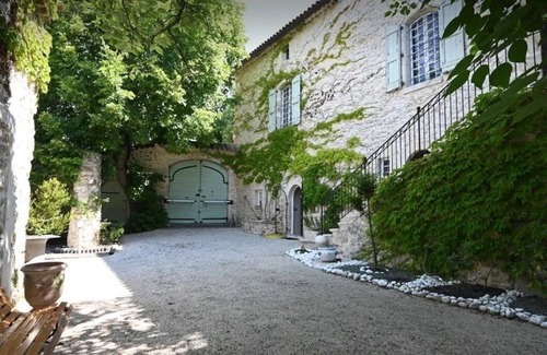Allegre Les Fumades House | Maison de Famille 17ème Siècle à 30min D'uzes