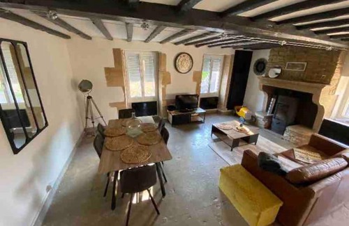 Courcelles-les-Montbard Apartment | Maison de la Fontaine