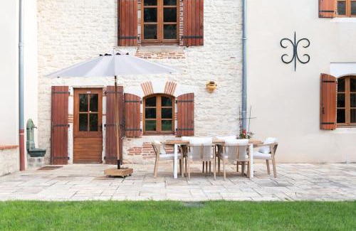 Castelnau-de-Levis House | Maison de Maître - Domaine Terra Rosa