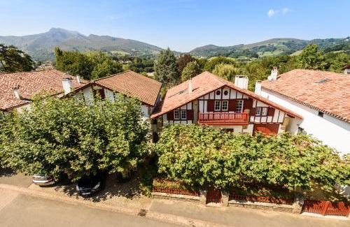 Sare Bed & Breakfast | Maison Dominxenea