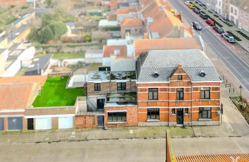 Sint-Kruis House | Maison du Rempart