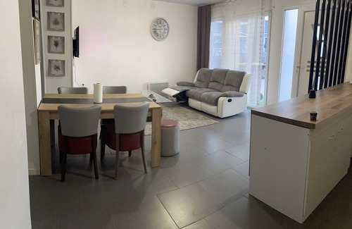 Funay - Bruyeres House | Maison en Entier Proche des 24h