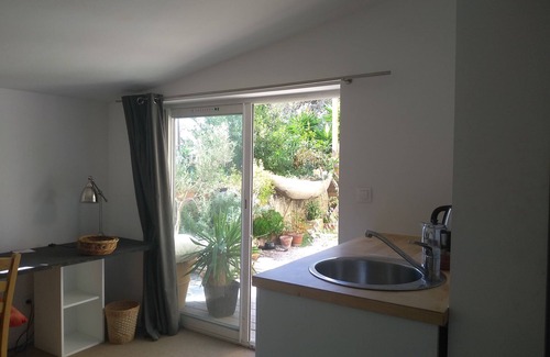 Roucas-Blanc House | Maison en Fond de Jardin Dans un Vallon Près de la Corniche