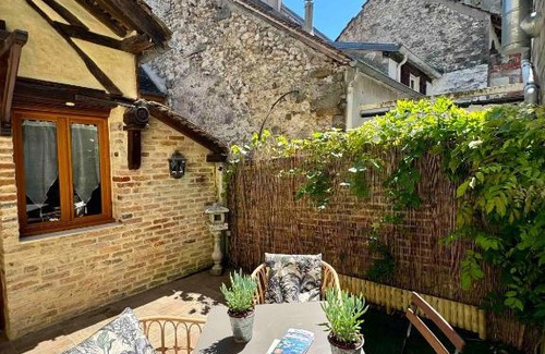 Moret-sur-Loing House | Maison en plein coeur de la cité médiévale de Moret-sur-Loing avec jardin !