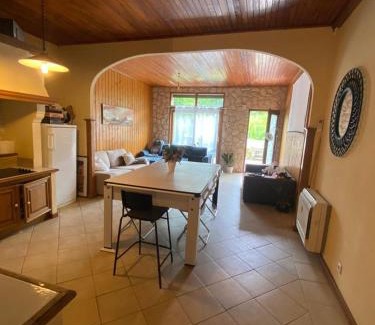 Genevois House | Maison entière billard , video proj 125 m2