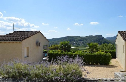 Vallon-Pont-d'Arc House | Maison Entre Rivière et Village