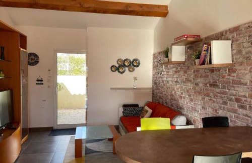 La Crau Apartment | Maison F2, neuve au calme avec jardinet