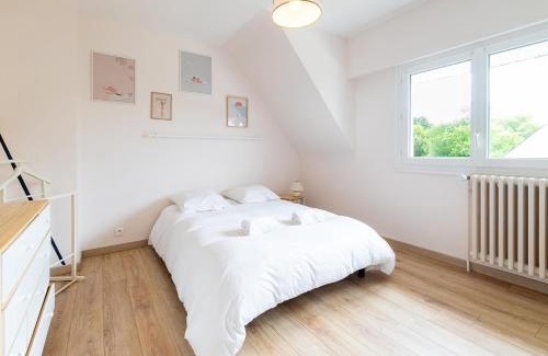 Sainte-Anne-d'Auray Apartment | Maison familiale - Spacieuse - Wifi - Parking