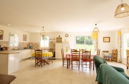 Sainte-Orse House | Maison familiale avec terrasse, clim et jeux enfants en Périgord - FR-1-616-334