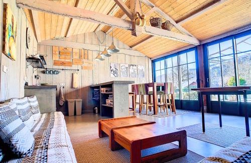 Vic-sur-Cere House | Maison familiale en Auvergne, nature et confort, 20 min Lioran
