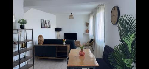 Turquant House | Maison flanc de coteau