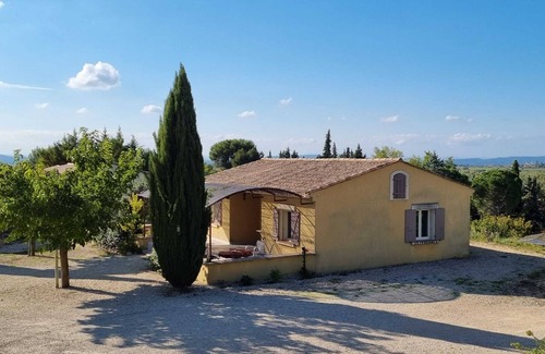 Saint-Roman-de-Malegarde House | Maison de Campagne Avec Piscine Privée!