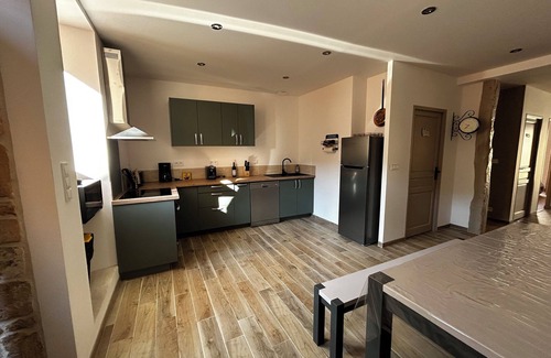 Sainte-Alvere House | Maison de Village Avec Jardin