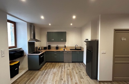 Sainte-Alvere House | Maison de Village Avec Jardin