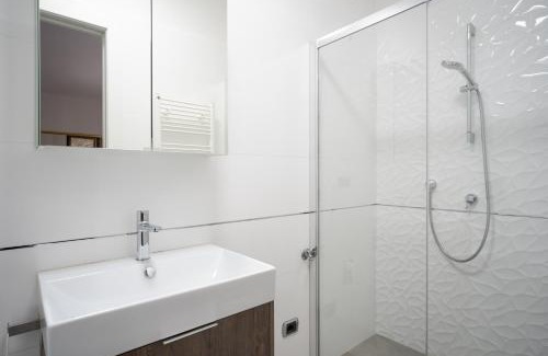 Introbio Apartment | Maison Giulia - studio with swimming pool access