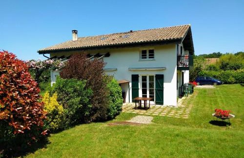 Saint-Pee-sur-Nivelle Apartment | Maison Ihi-Toki - Apartamento Planta baja T2 40m2 - Apartamento Planta alta T3 54m2