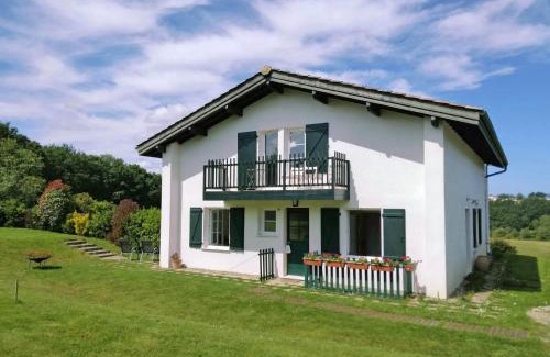Saint-Pee-sur-Nivelle Apartment | Maison Ihi-Toki - Apartamento Planta baja T2 40m2 - Apartamento Planta alta T3 54m2