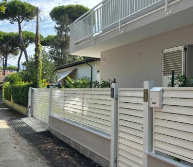 Cinquale Apartment | Maison Jula Confort, Relax e Libertà, Cinquale