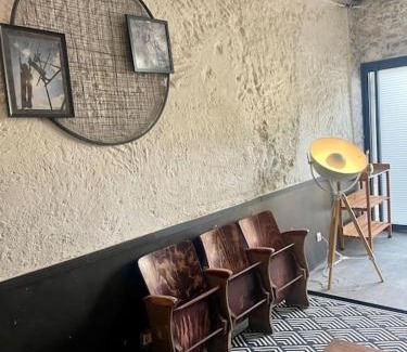 Verdun House | Maison "L'oeil du Prince" - Verdun Centre - Terrasse - Wifi - 7 couchages - 10 personnes - Garage Vélo et moto - Géré par PrestaZen'Services