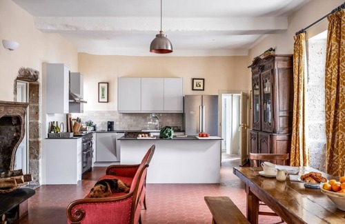 Saulieu Villa | Maison La Cote D’Or - Six Bedroom Villa, Sleeps 12