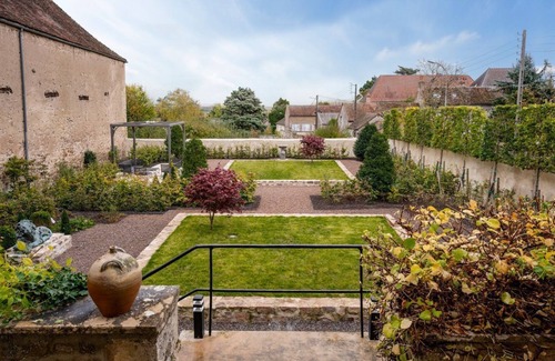 Saulieu Villa | Maison La Cote D’Or - Six Bedroom Villa, Sleeps 12