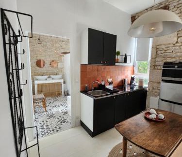 Saint-Jean-de-Liversay Apartment | Maison Laurenza/La Liversoise