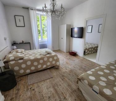 Saint-Jean-de-Liversay Apartment | Maison Laurenza/La Liversoise