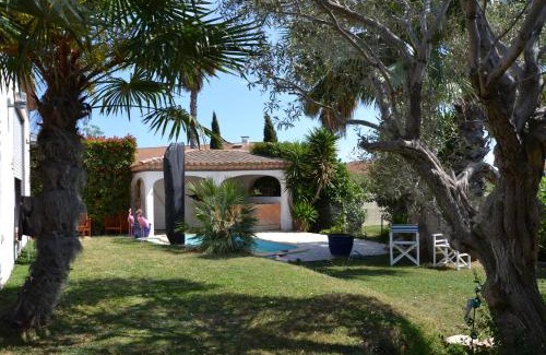 Villeneuve-les-Beziers Bed & Breakfast | MAISON LES AGAPANTHES